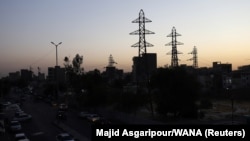 ایران در حالی درگیر گرما‌‌ست که با ناتوانی در تأمین برق مصرفی خود مواجه است