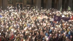„Nu ne vom opri din demonstrații” - protestatarii georgieni promit să continue lupta contra legii „agentului străin”