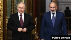 Russian President Vladimir Putin and Armenian Prime Minister Nikol Pashinian meet in Moscow on May 25. There has been a growing rift between Yerevan and Moscow.