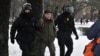 За два дні на акціях памʼяті Навального у Росії затримали 400 людей