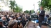 Peter Magyar obraća se demonstrantima na protestu, Budimpešta, 26. aprila 2024.