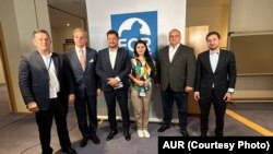 Gheorghe Piperea (primul din stânga) și Claudiu Târziu (al treilea din stânga) candidează și ei la alegerile parlamentare, deși au fost aleși eurodeputați în urmă cu câteva luni, în iunie 2024.