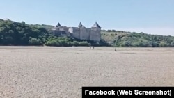 Albia uscată a fluviului Nistru