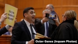 Foștii colegi de partid - Diana Șoșoacă și George Simion - și-au depus dosarele pentru a candida la Președinția României. 