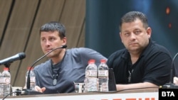 Ivelin Mihailov (majtas) dhe Nikolay Markov, e udhëheqin partinë e ekstremit të djathtë Madhështia, e cila i fitoi 5 për qind në zgjedhjet parlamentare në Bullgari.
