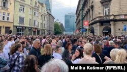 Protest u ulici Maršala Tita na mjestu gdje je poginula 25-godišnja liječnica Azra Spahić, 28. maja, Sarajevo
