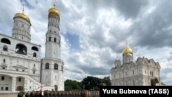 Солдаты российских спецслужб ждут выступления Владимира Путина в Кремле