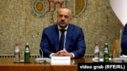 Millan Radoiçiq.
