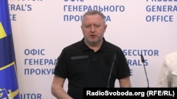 Андрій Костін додав, що триває службове розслідування щодо правомірності набуття прокурорами статусу людей з інвалідністю та нарахування їм пенсійних виплат