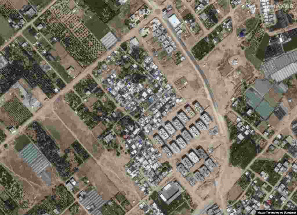 Сателитски поглед на градот Ататра, Појасот Газа, 10 мај 2023 година и 26 октомври 2023 година.