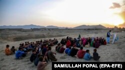 ارشیف: په افغانستان کې د یوه ښوونځي ټولګی