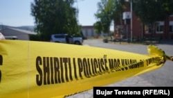 Илустрациија, полициска трака со која се забранува движење во одредена област