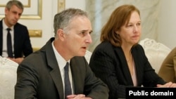 Armenia - U.S. envoy Louis Bono (left) at a meeting with Prime Minister Nikol Pashinian, Yerevan, March 7, 2023.