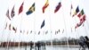 Podizanje švedske zastave na ceremoniji ispred sjedišta NATO-a nakon pristupanja ove nordijske zemlje vojnom savezu, u Briselu, Belgija, 11. marta 2024.