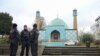 Припадници на германската полиција при претрес на Исламскиот центар во Хамбург, 16 ноември 2023 