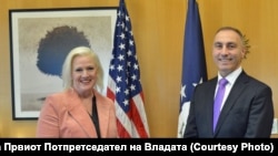 Средба меѓу вицепремиерот Артан Груби и амбасадорката на САД, Ангела Агелер