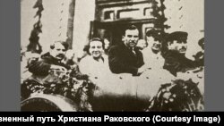 Al treilea din dreapta - Cr. Rakowsky, principalul contestatar al „planului autonomizării” lui Stalin, 1921