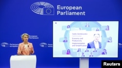 La tabla cu comisari. Ursula von der Leyen prezentând Comisia la Strasbourg, pe 17 septembrie.