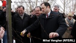 10 февраля 2010 года начался демонтаж колючей проволоки по реке Прут 