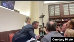 Расправа меѓу пратеници во собарниска седница за европски прашања