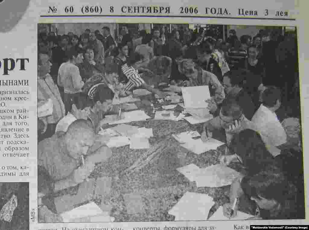 "Moldavskie Vedomosti", 8 septembrie 2006. Odată cu aderarea României la UE începea lupta pentru paşaportul european. Primul pas - trimiterea scrisorilor recomandate pentru programare la depunerea dosarului de redobândire a cetăţeniei