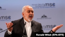 د ایران د بهرنیو چارو وزیر محمد جواد ظریف مونیځ کنفرانس کې د خبرو پرمهال