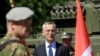 Йенс Столтенберг на открытии гарнизона Усиленной передовой боевой группы на базе Адажи под Ригой, 19 июня 2017 