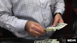 Hекоторые российские журналисты и политологи утверждают, что каждый житель Абхазии уже должен по пятнадцать тысяч долларов