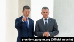Dmitri Kozak și Vadim Krasnoselski în iunie 2019