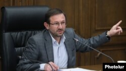 Armenia -- Opposition leader Gegham Manukian at a news conference in Yerevan, December 20, 2021.