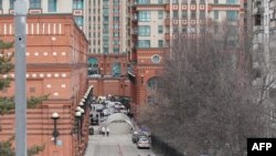 Poliția rusă sosește la locul exploziei de luni dimineață, la Moscova.