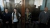 Jurnaliștii Konstantin Gabov, Antonina Favorskaia, Artiom Kriger și Serghei Karelin au fost condamnați marți de o instanță din Moscova la cinci ani și jumătate de închisoare fiecare. 