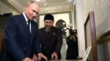 Рамзан Кадыров во время визита Владимира Путина в Грозный, 20 августа 2024 года