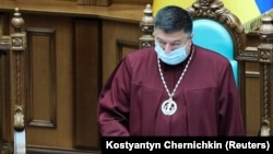 У суді зазначили, що засідання перенесли на 10-ту годину 19 травня