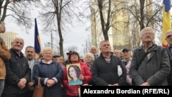 Protest în fața parlamentului, cu ocazia demiterii guvernului condus de Maia Sandu, 12 noiembrie 2019