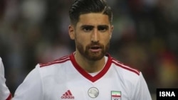 علیرضا جهانبخش میگوید شادی گل و خواندن سرود ملی یک مسئله شخصی است و ما قصد نداریم این مسئله را بزرگ کنیم