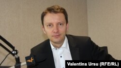 Зигфрид Мурешан в кишиневской студии Свободной Европы 