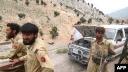 ارتش پاکستان چهارشنبه ۲۲ خرداد ماه از مرگ ۱۱ نفر از نیروهایش در نتیجه یک بمباران خبر داده بود. (عکس از AFP)