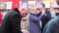 „Citește tango, dansând cu cartea”