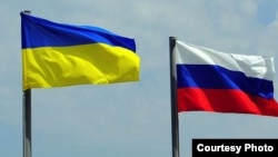 Знамињата на Русија и Украина