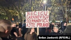 Poruke vlastima
