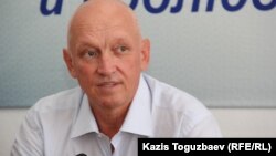Оппозиционный политик Владимир Козлов на пресс-конференции после своего освобождения, куда он был помещен после приговора по обвинению в разжигании социальной розни. Алматы, 22 августа 2016 года.