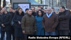 Илустрација - Лидерот на ВМРО-ДПМНЕ Никола Груевски со сопартијци оди на протест пред Кривичниот суд