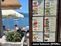 Restorant në plazhin Slloven në Budva.
