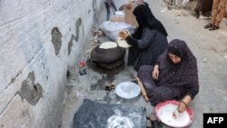 د غزې یو شمېر بې ځایه شوې کورنۍ