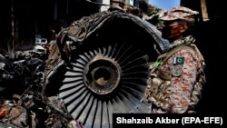 The investigation will reportedly look closely at the plane's CFM56 engines, one of which plunged into the side of a building.