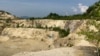 Modificarea Legii mineritului permite redeschiderea unor exploatări fără licență. Activiștii de mediu se tem că este un artificiu care ar duce mai departe încercările de a scoate, cu cianuri, aurul din Roșia Montană.