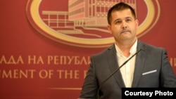 Портпаролот на Владата, Миле Бошњаковски