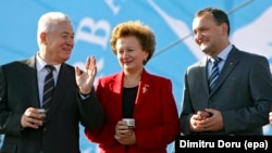 Vladimir Voronin, în 2008, cu premierul Zinaida Grecianîi și vice-prim ministrul Igor Dodon