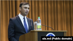 Vitalie Pîrlog a ocupat funcția de director al SIS trei luni în 2017, iar din 2017 până 2022 a fost membru și președinte al comisiei pentru controlul fișierelor la Interpol. 